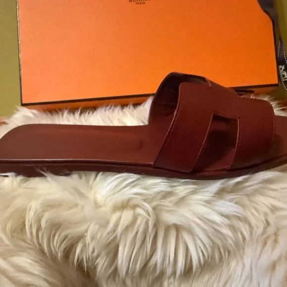 AUTHENTIC❗️Hermes Rouge H Oran Sandal - Picture 10 of 13